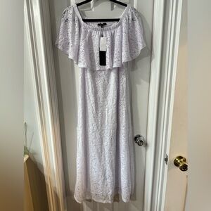 Elegant White Lace Off-Shoulder Dress. NWT. Size PS.